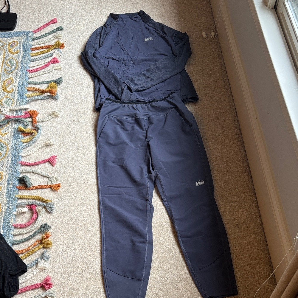 REI running/athleisure set